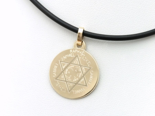 Złota zawieszka Anielski amulet