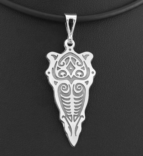 Srebrny grawerowany wisior