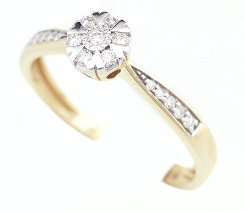 Pierścionek z diamentami