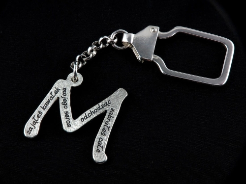 Srebrny brelok litera M