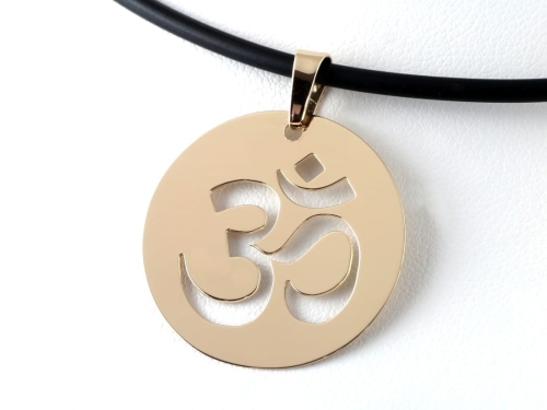 Złota zawieszka - OM 24 mm