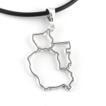 Srebrny wisior zarys mapy