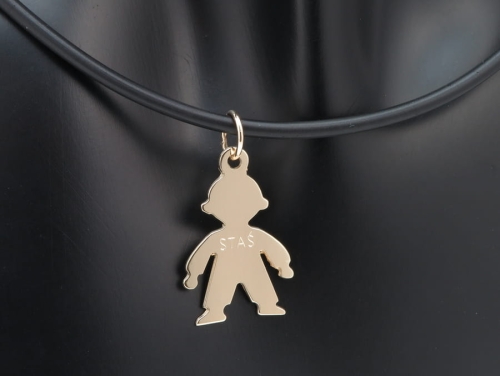 Złoty wisiorek chłopiec