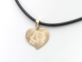 Złota zawieszka serduszko 20mm taliowane