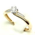 Pierścionek z diamentami