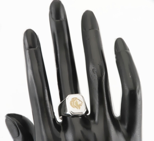 Srebrny sygnet - grawerowana głowa lwa