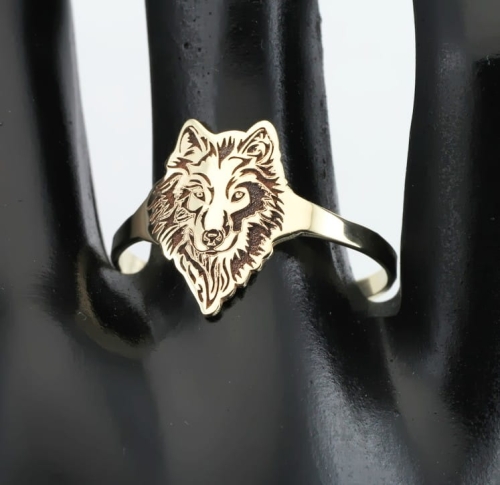 Złoty pierścionek Wilk