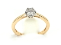 Pierścionek z diamentem