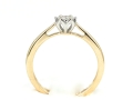 Pierścionek z diamentem