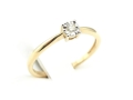 Pierścionek z diamentem