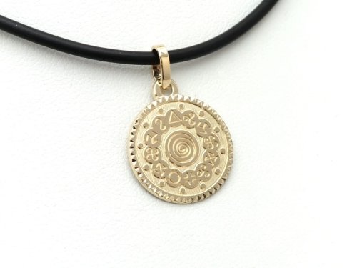 Złota zawieszka "Tarcza słońca"