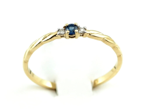 Pierścionek z szafirem i diamentami