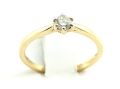 Pierścionek z diamentem