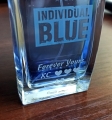 Grawerunek na butelce perfum