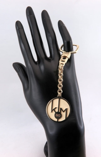 Złoty breloczek do kluczy na zamówienie