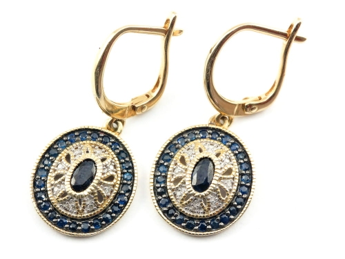 Kolczyki z diamentami i z szafirami