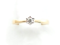 Pierścionek z diamentem