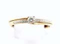 Pierścionek z diamentem