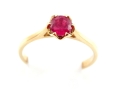 Pierścionek z rubinem