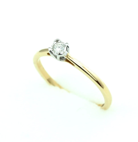 Pierścionek z diamentami