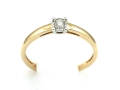 Pierścionek z diamentem