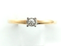 Pierścionek z diamentem