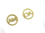 Złote kolczyki z literkami