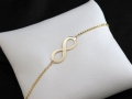 Złota bransoletka z nieskończonością 