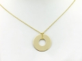 Złoty naszyjnik z krążkiem z grawerem