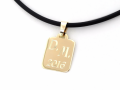 Złota zawieszka z grawerem 