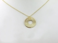Złoty naszyjnik z krążkiem z grawerem