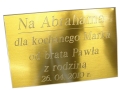 Mosiężna tabliczka z grawerowaną dedykacją 