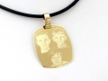 złota duża zawieszka z grawerem zdjęcia