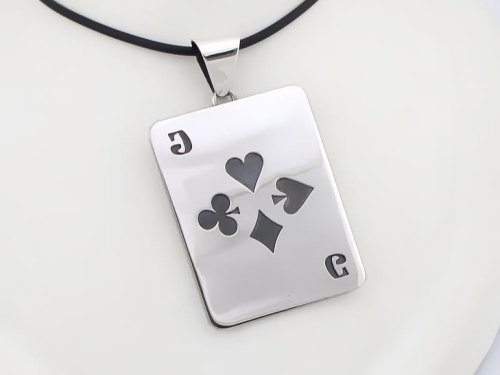 Srebrna karta do gry - duża zawieszka z głębokim grawerunkiem.