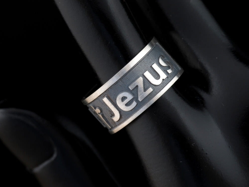 Srebrna obrączka z napisem z wierzchu oraz od środka