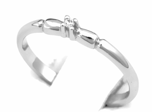 Pierścionek z diamentem