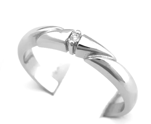 Pierścionek z diamentem