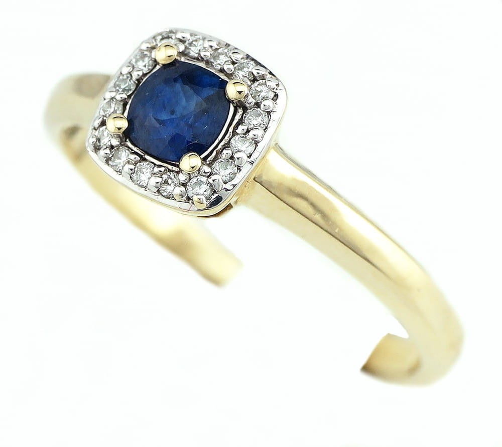 Pierścionek z diamentami i szafirem