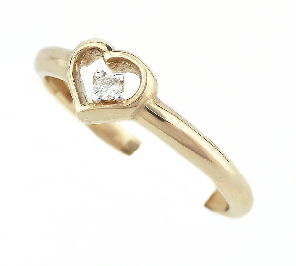 Pierścionek z diamentem