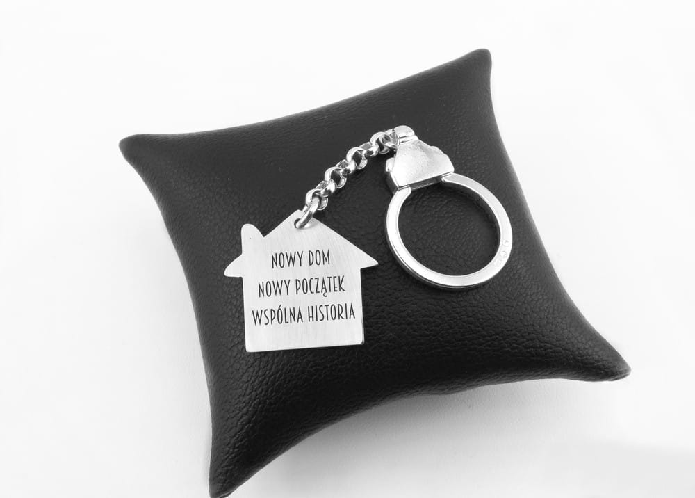 Srebrny brelok domek