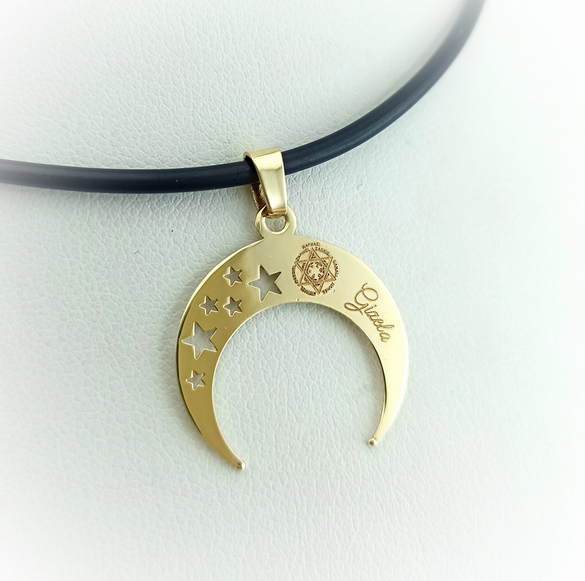 Złoty księżyc z gwiazdkami i grawerunkiem