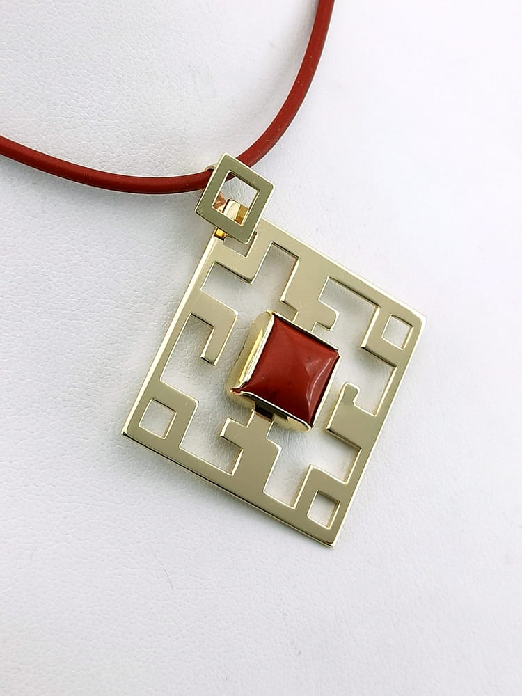 Złota zawieszka kwadrat z jaspisem