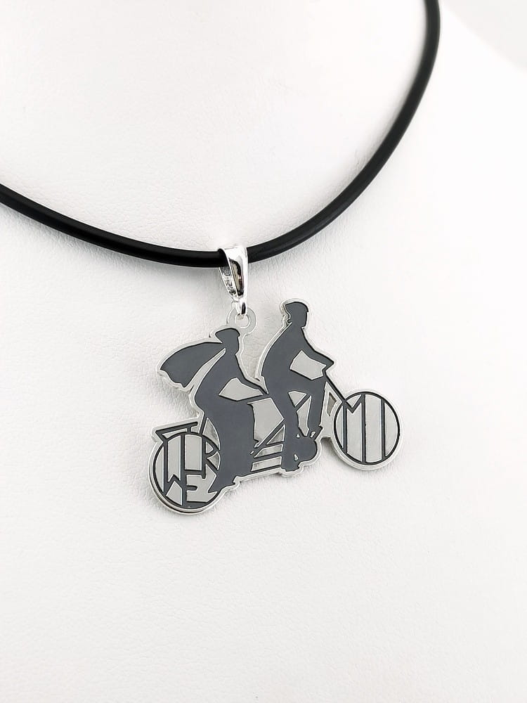 Srebrna zawieszka ślubny tandem