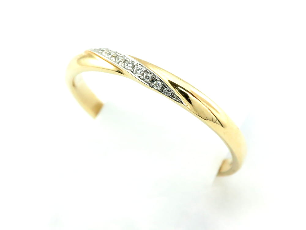 Pierścionek z diamentami