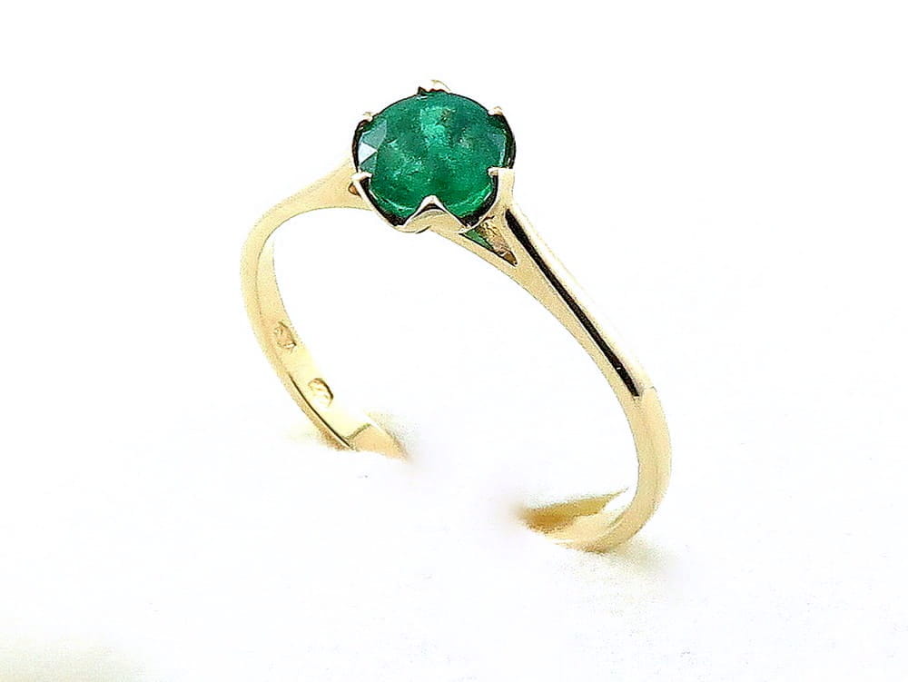 Pierścionek ze szmaragdem