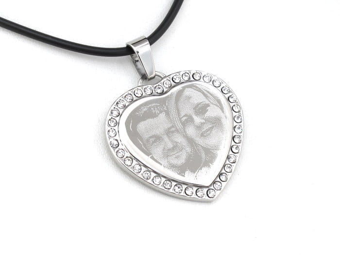 wisior ze stali serce z cyrkoniami z grawerem zdjęcia