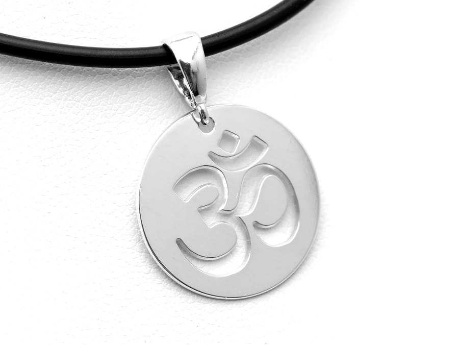 Zawieszka Srebrny OM