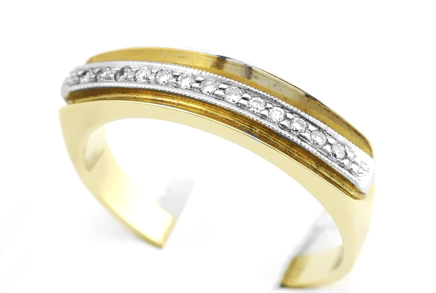 Pierścionek z brylantami