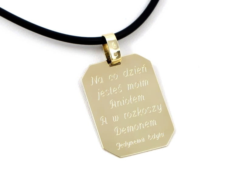 Złoty nieśmiertelnik z dedykacją