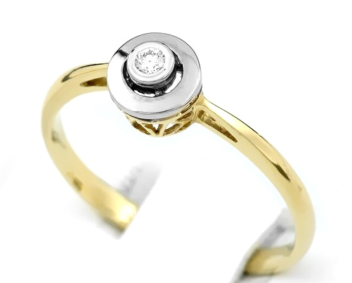 Pierścionek z brylantem